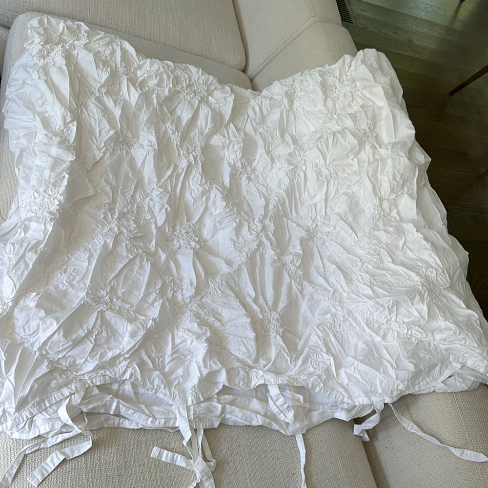 White cotton duvet cover with wrinkly face like flowers, perfect fit for any set - Picture 4 of 4